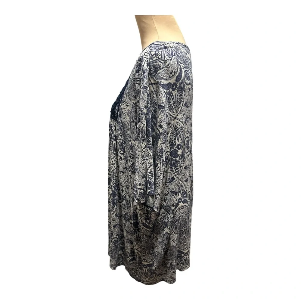 Catherines Blue & White Paisley Print Tunic Top Crochet Tie Yoke Neck 2X No Tag.